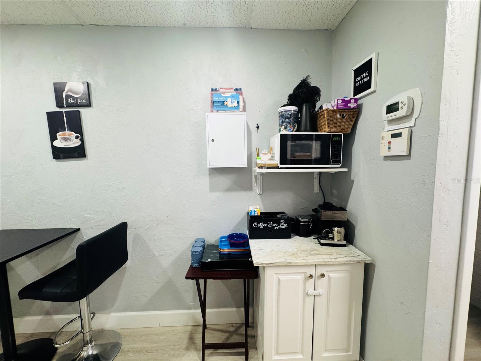 Image 15 of 26 For 4509 Bee Ridge Road E