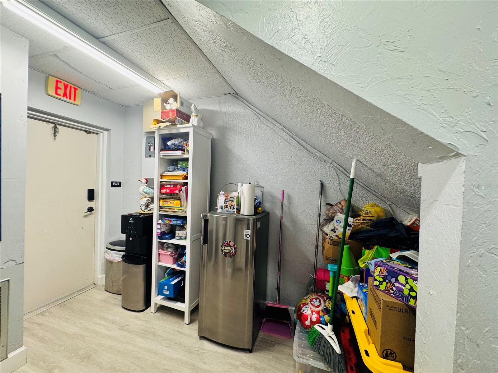 Image 16 of 26 For 4509 Bee Ridge Road E