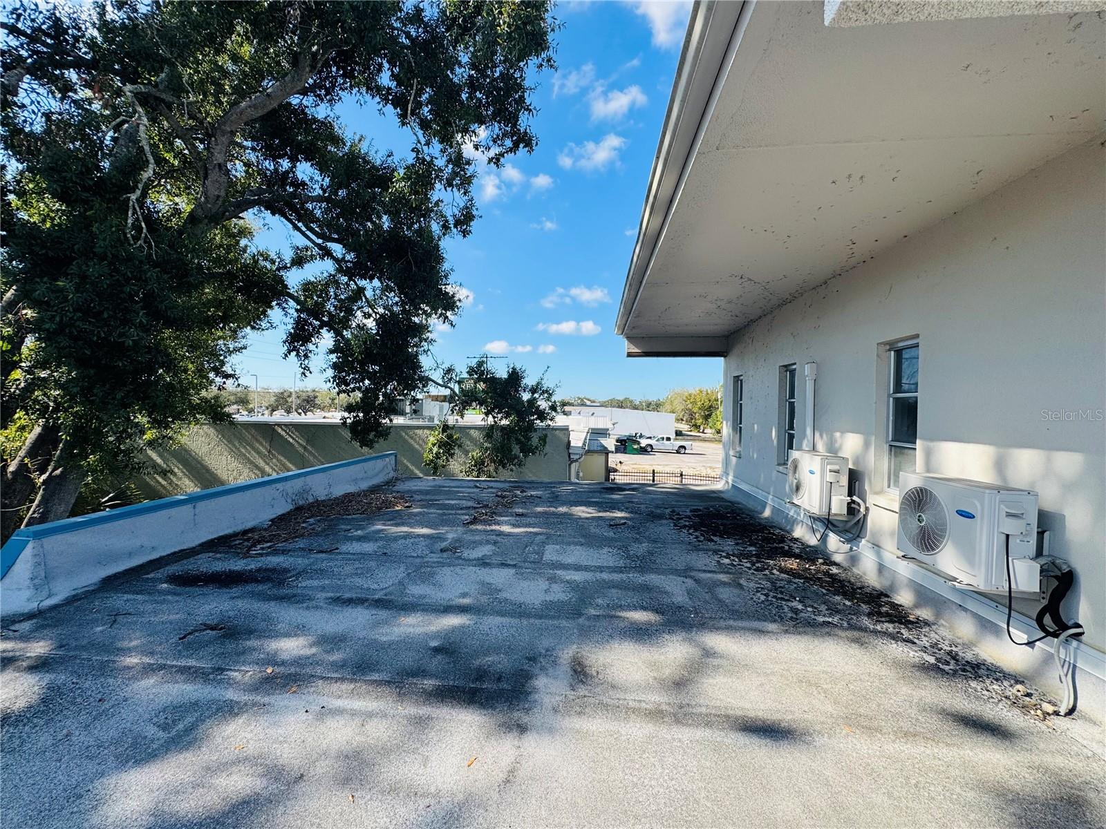 Image 18 of 26 For 4509 Bee Ridge Road E