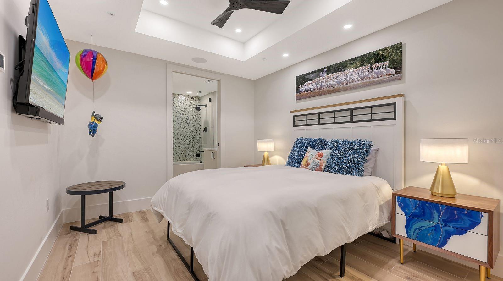 Image 26 of 53 For 1035 Seaside Drive 503