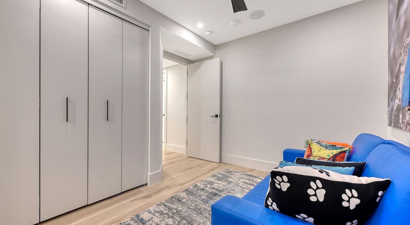 Image 29 of 53 For 1035 Seaside Drive 503