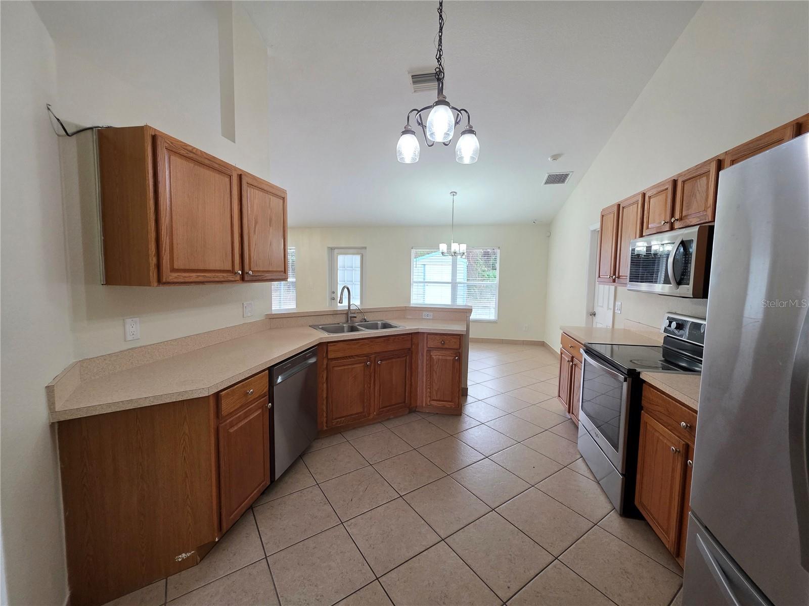 Image 13 of 21 For 2789 Coolidge Avenue