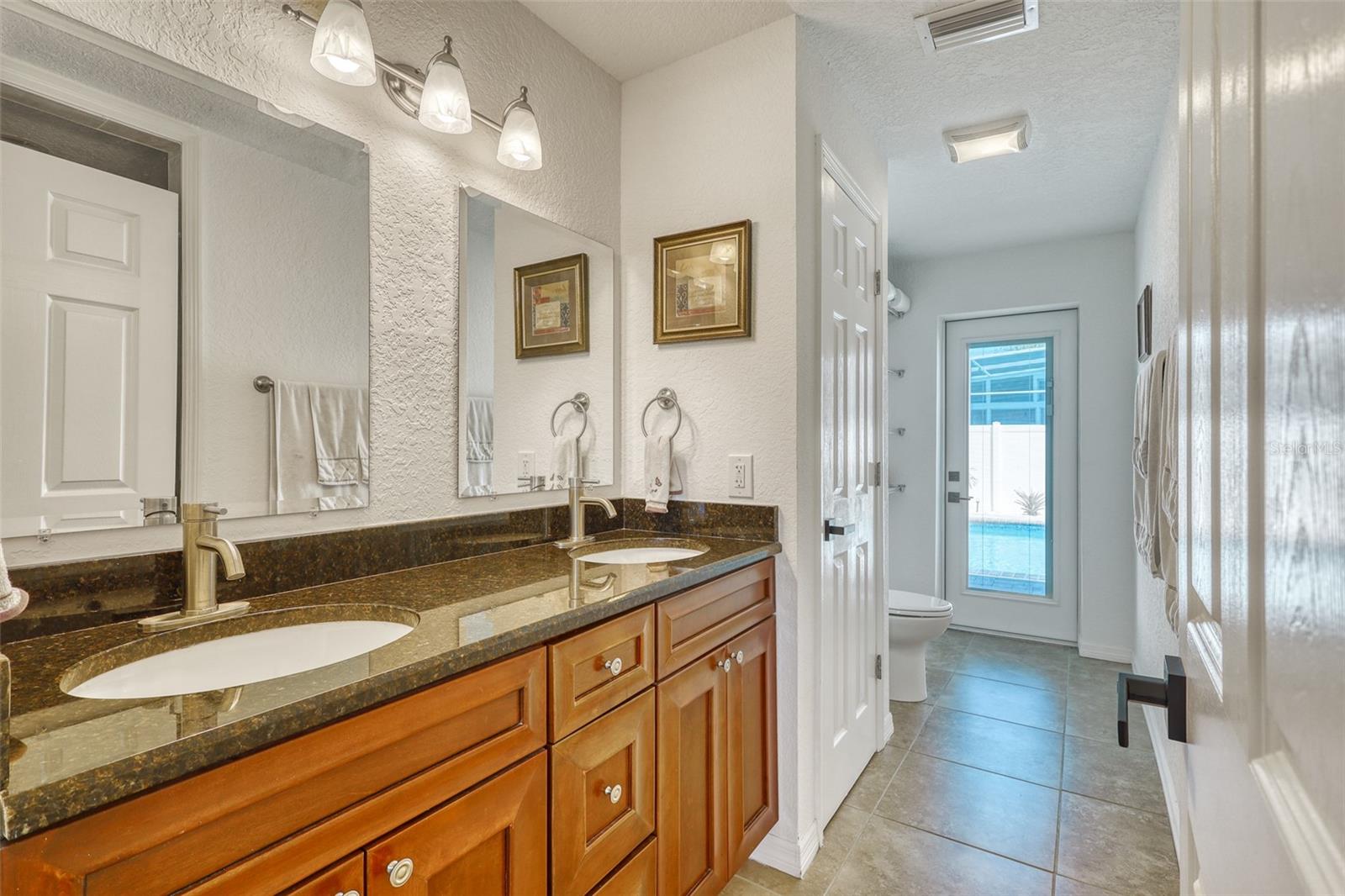 Image 16 of 50 For 2605 Sunnybrook Drive