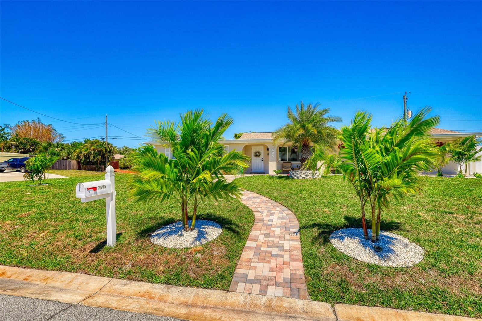 Image 3 of 50 For 2605 Sunnybrook Drive