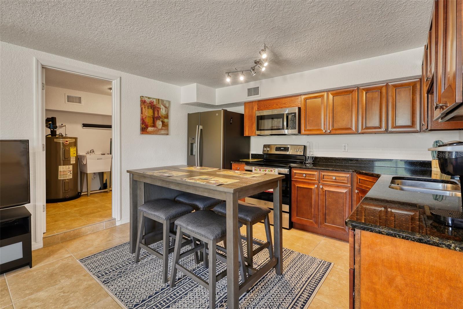 Image 35 of 50 For 2605 Sunnybrook Drive