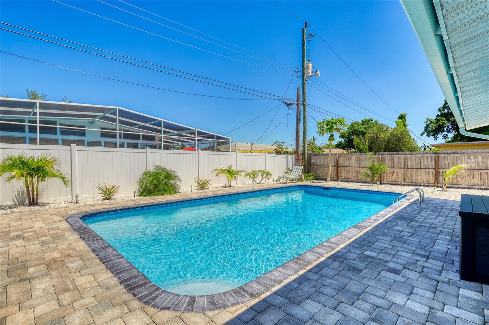 Image 4 of 50 For 2605 Sunnybrook Drive