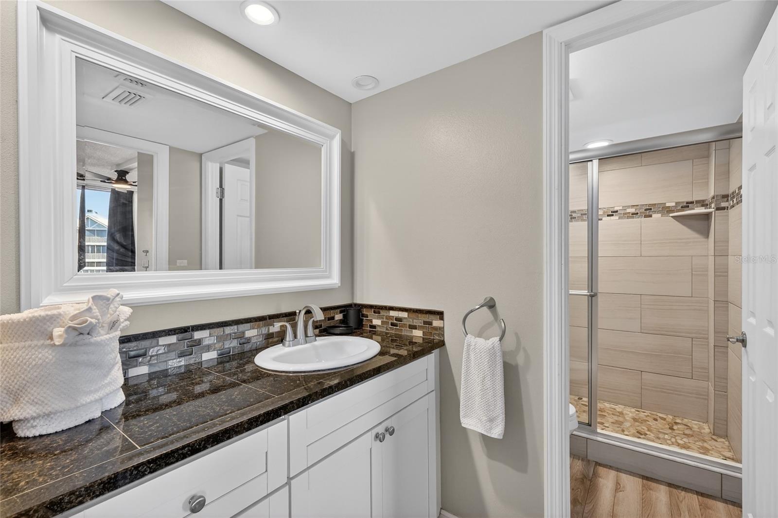 Image 11 of 52 For 5855 Midnight Pass Road 408