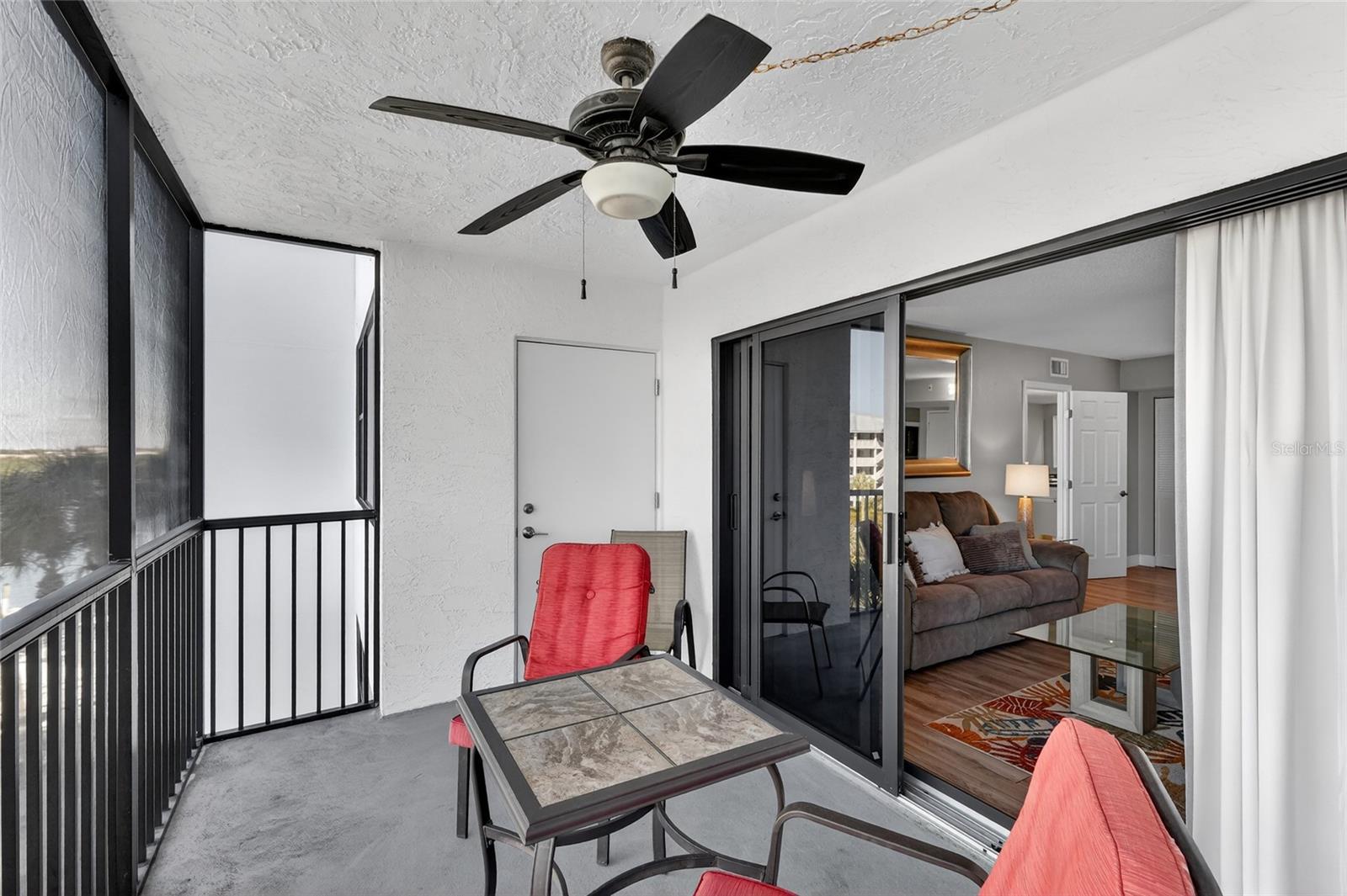 Image 21 of 52 For 5855 Midnight Pass Road 408