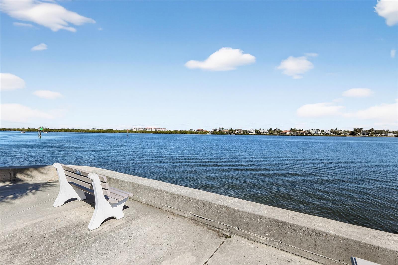 Image 34 of 52 For 5855 Midnight Pass Road 408