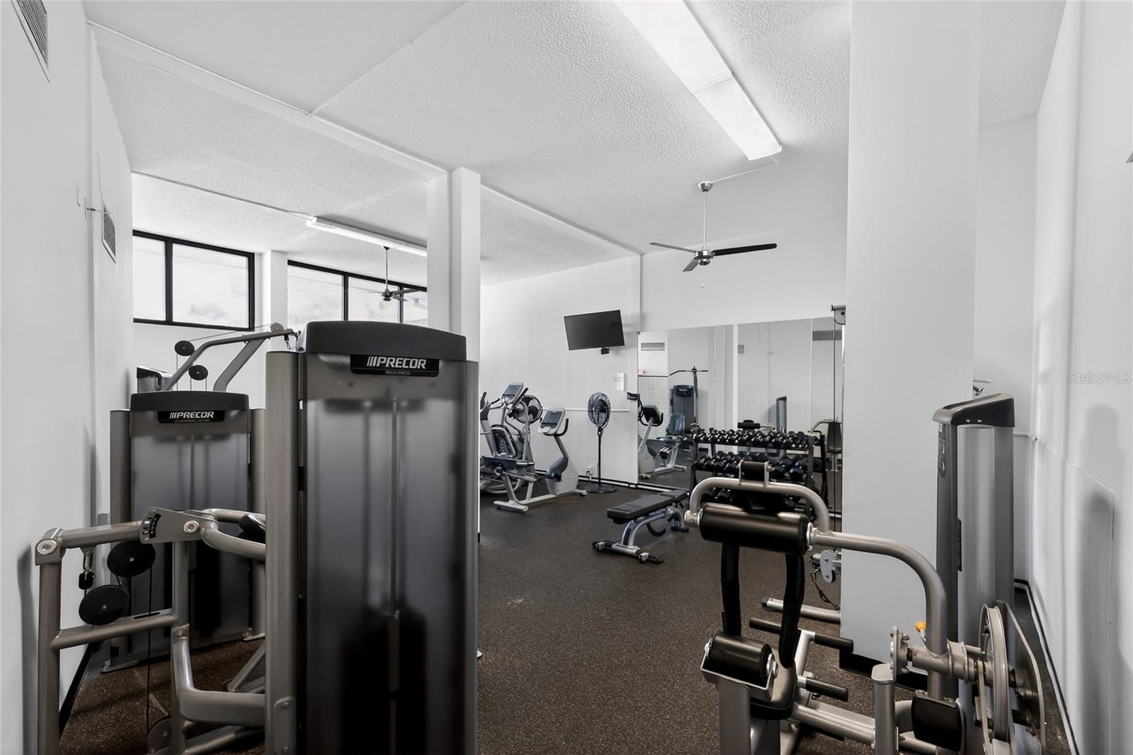 Image 36 of 52 For 5855 Midnight Pass Road 408