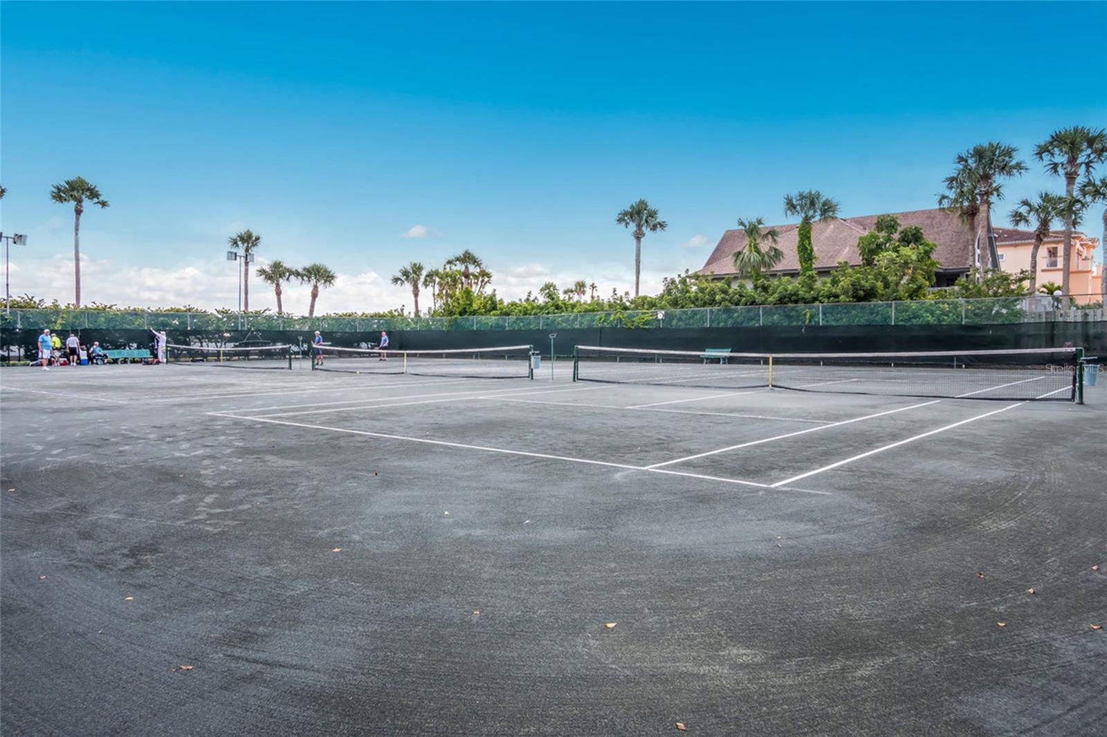 Image 40 of 52 For 5855 Midnight Pass Road 408