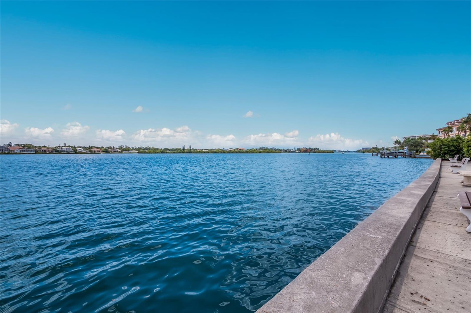 Image 41 of 52 For 5855 Midnight Pass Road 408