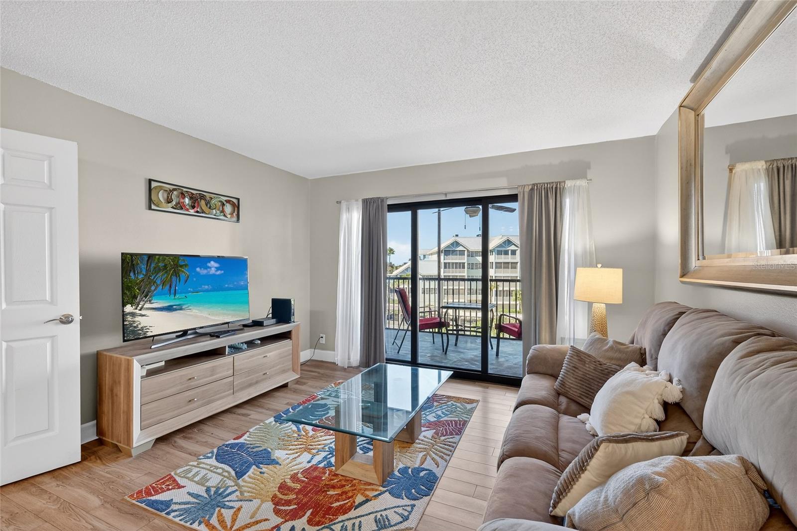 Image 5 of 52 For 5855 Midnight Pass Road 408