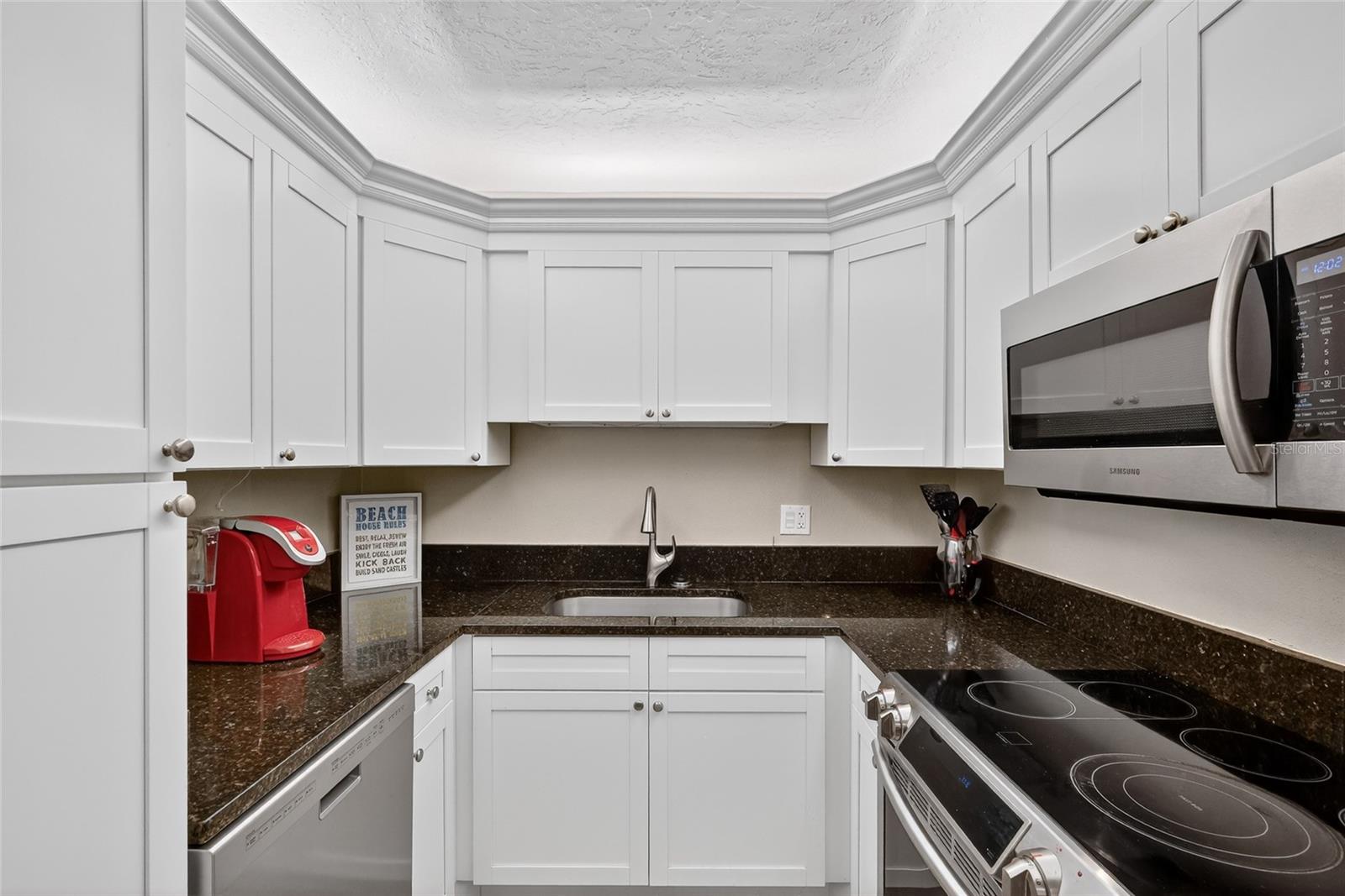 Image 9 of 52 For 5855 Midnight Pass Road 408