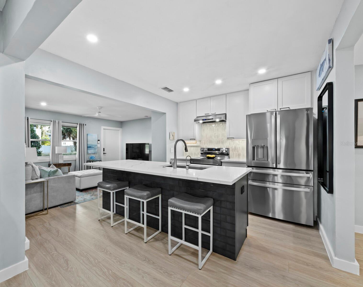 Image 4 of 29 For 2421 Prospect Street