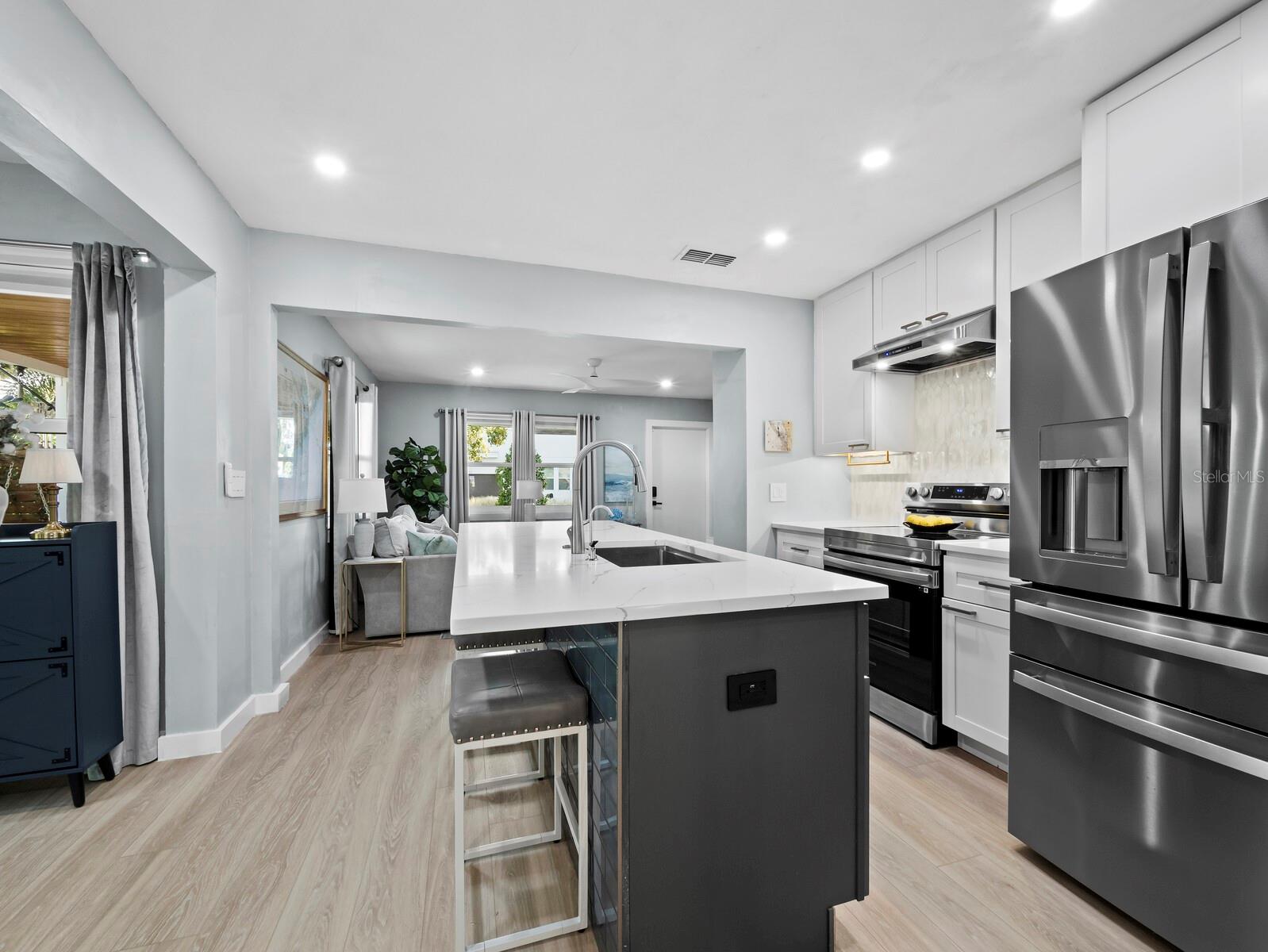 Image 8 of 29 For 2421 Prospect Street