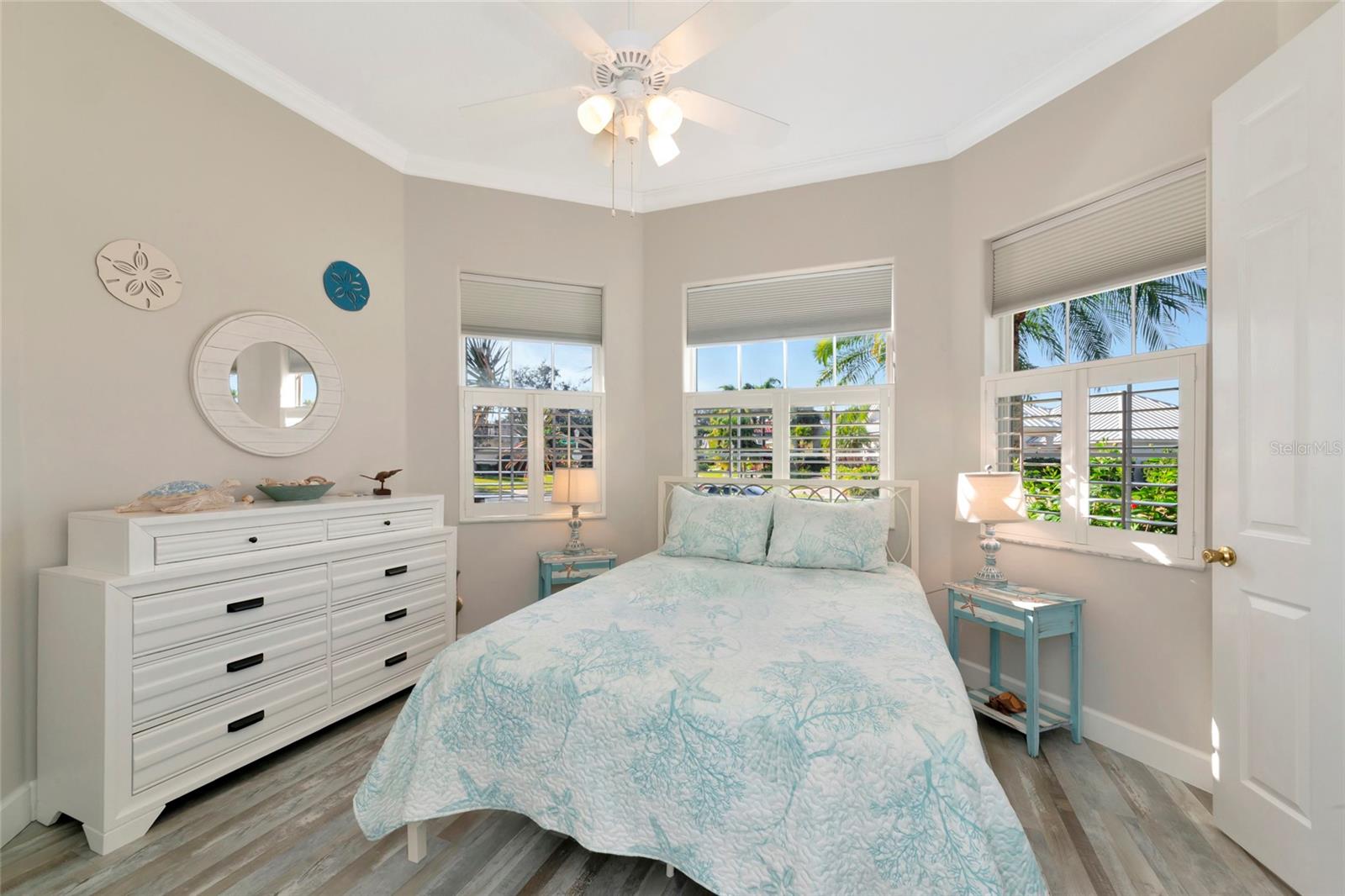 Image 14 of 50 For 201 Americas Cup Boulevard