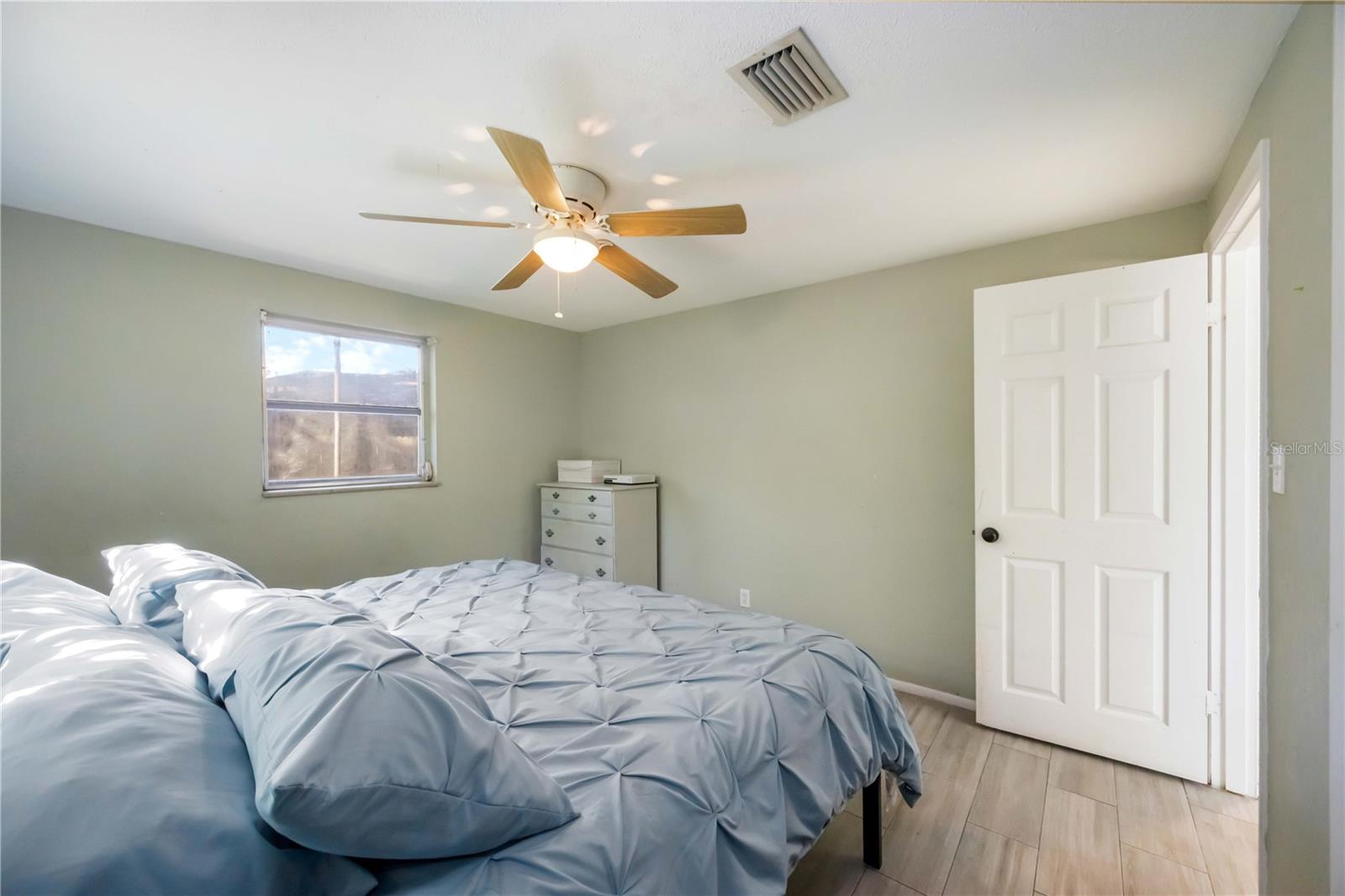 Image 20 of 30 For 5828 20th Street W