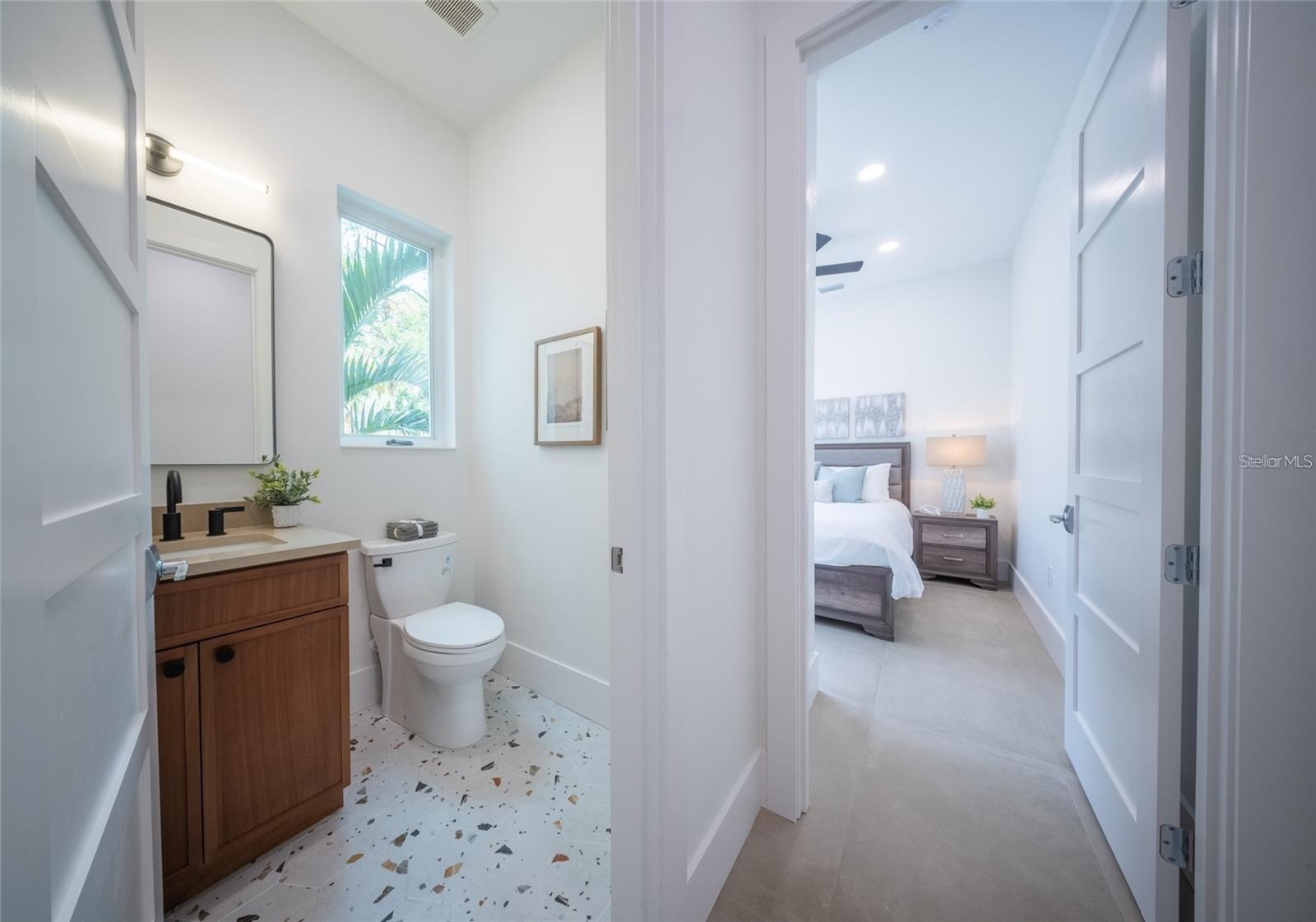 Image 32 of 84 For 2430 Floyd Street