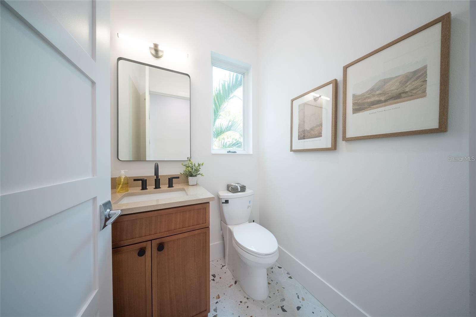 Image 33 of 84 For 2430 Floyd Street