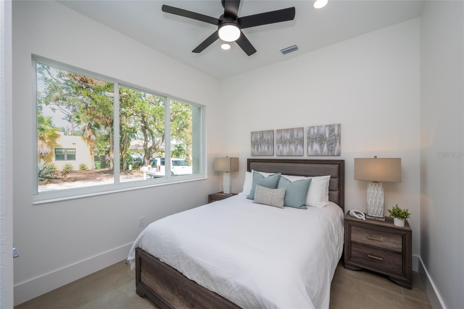 Image 34 of 84 For 2430 Floyd Street