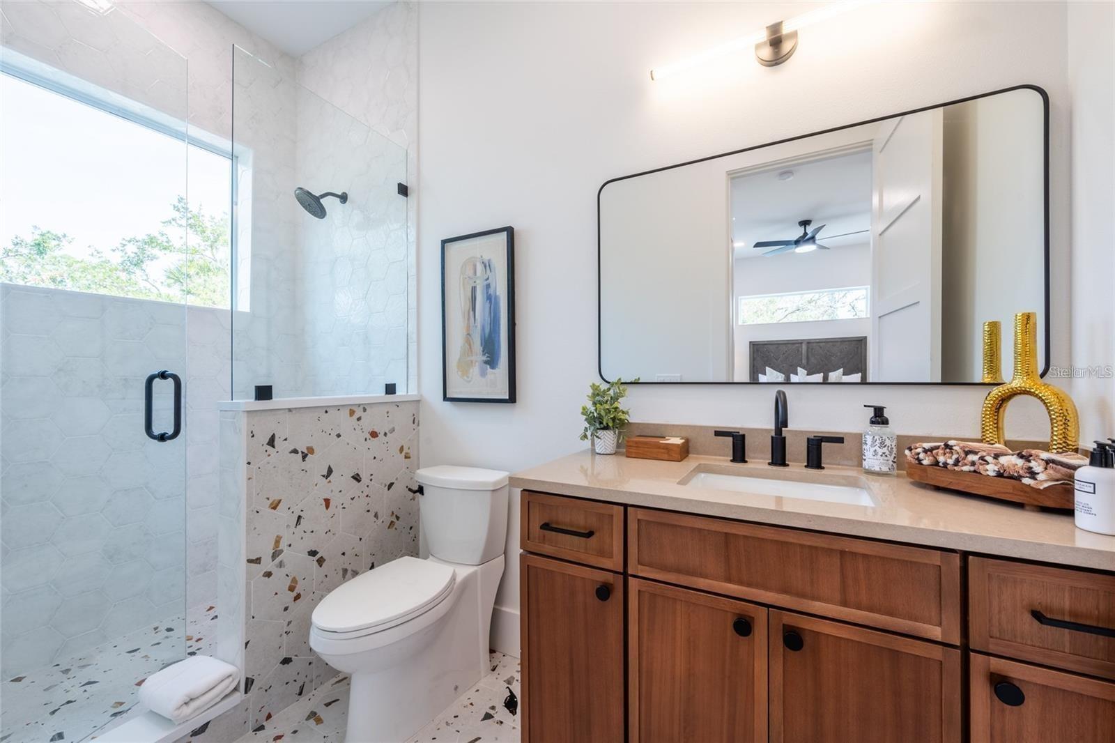 Image 59 of 84 For 2430 Floyd Street