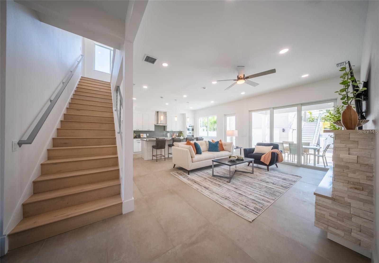 Image 7 of 84 For 2430 Floyd Street