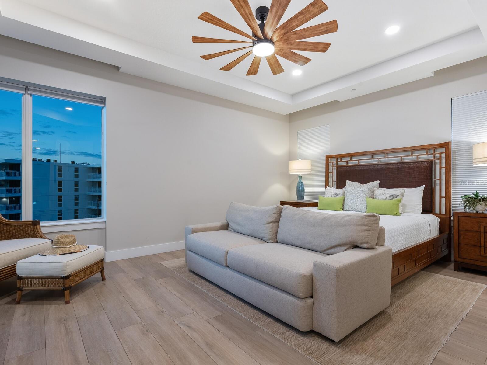 Image 11 of 74 For 1140 Seaside Drive 301