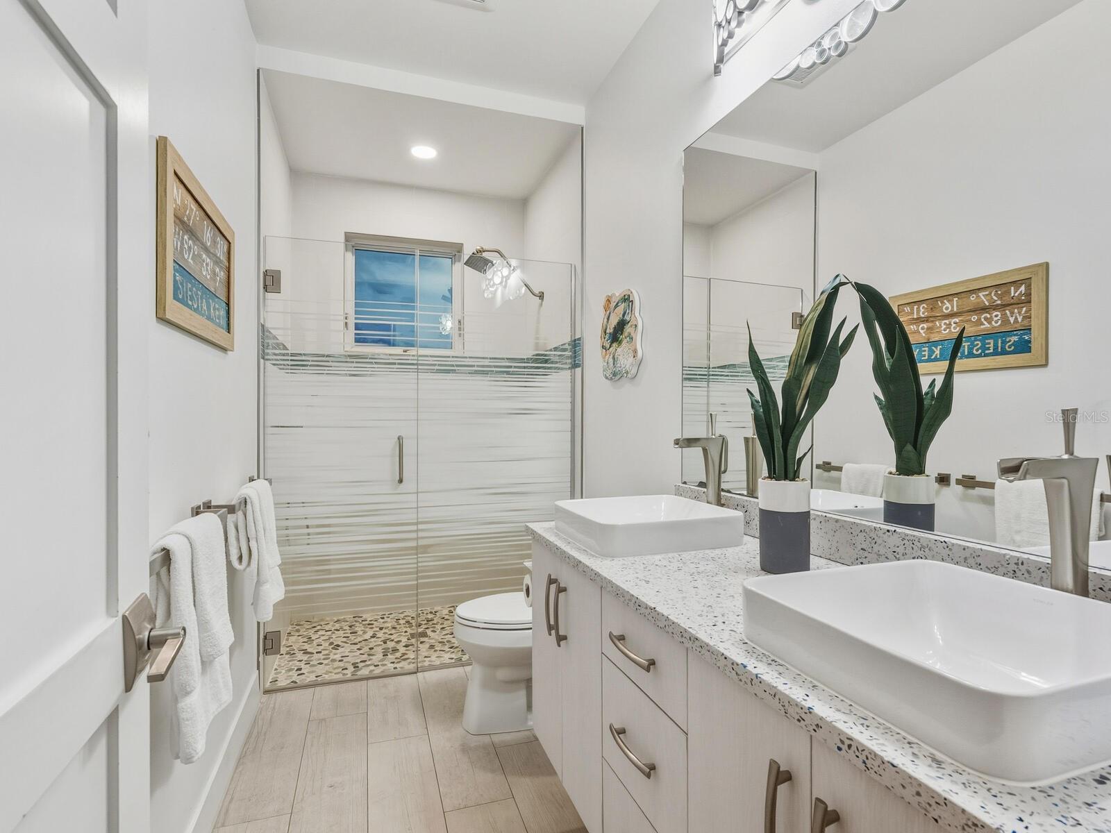 Image 15 of 74 For 1140 Seaside Drive 301