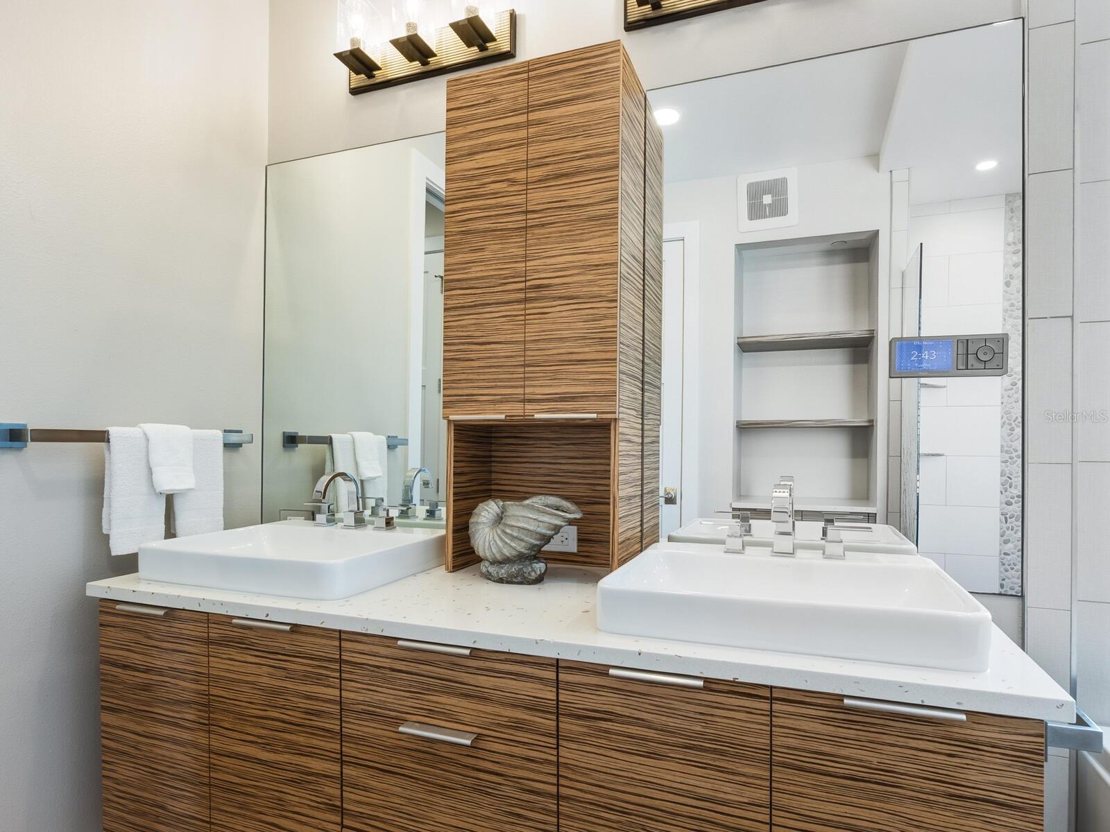 Image 34 of 74 For 1140 Seaside Drive 301