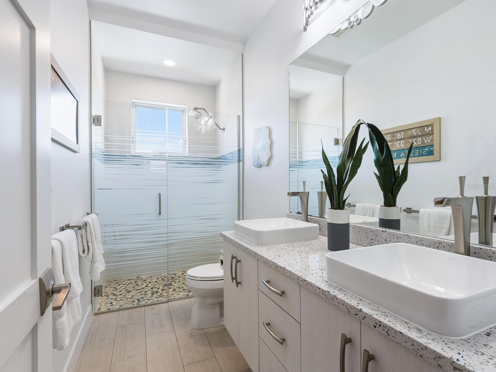 Image 38 of 74 For 1140 Seaside Drive 301