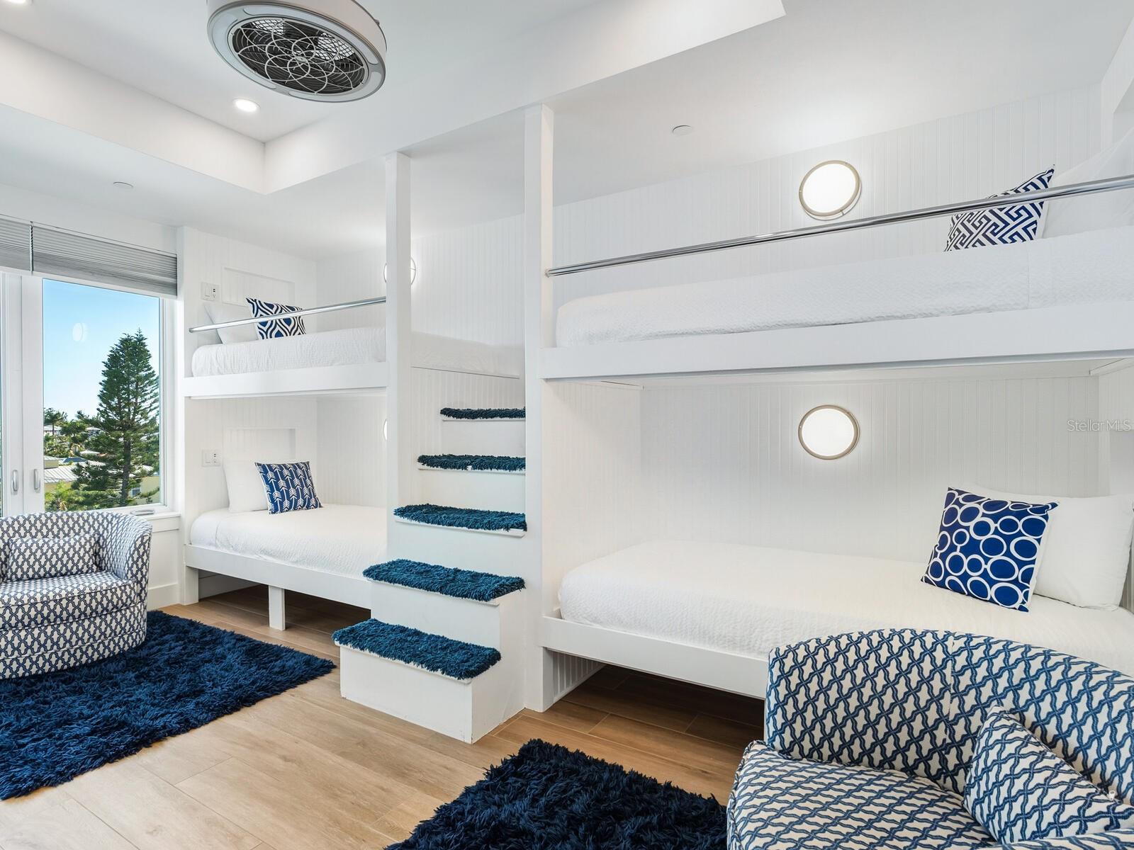 Image 39 of 74 For 1140 Seaside Drive 301