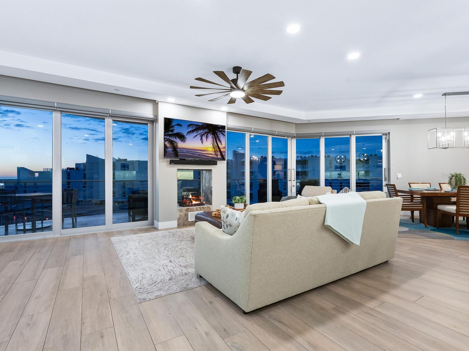 Image 7 of 74 For 1140 Seaside Drive 301