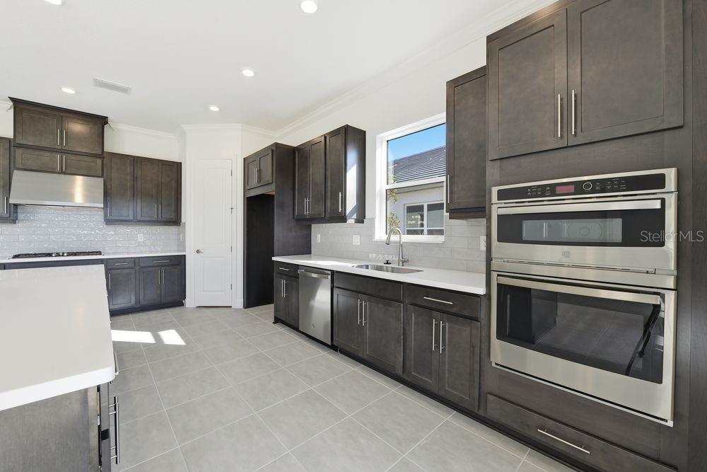 Image 3 of 62 For 10221 Silent Night Lane