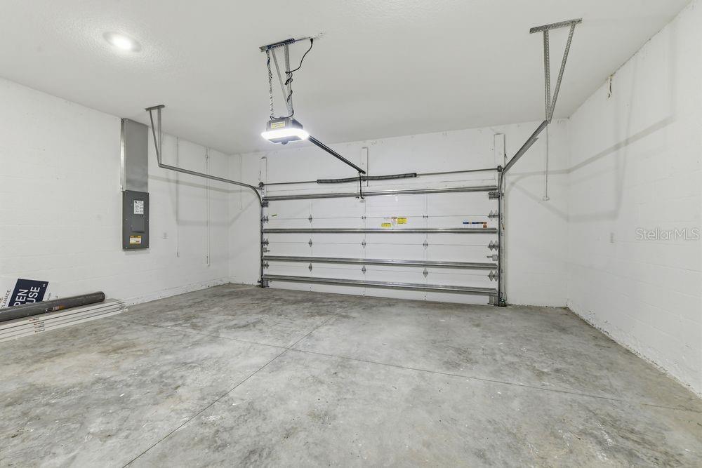 Image 35 of 62 For 10221 Silent Night Lane