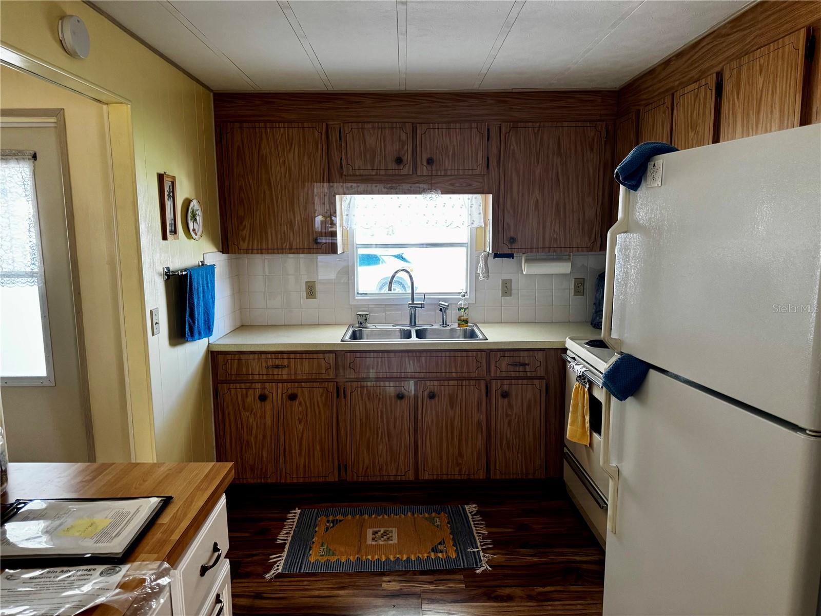 Image 10 of 49 For 5619 Bayshore Road 203