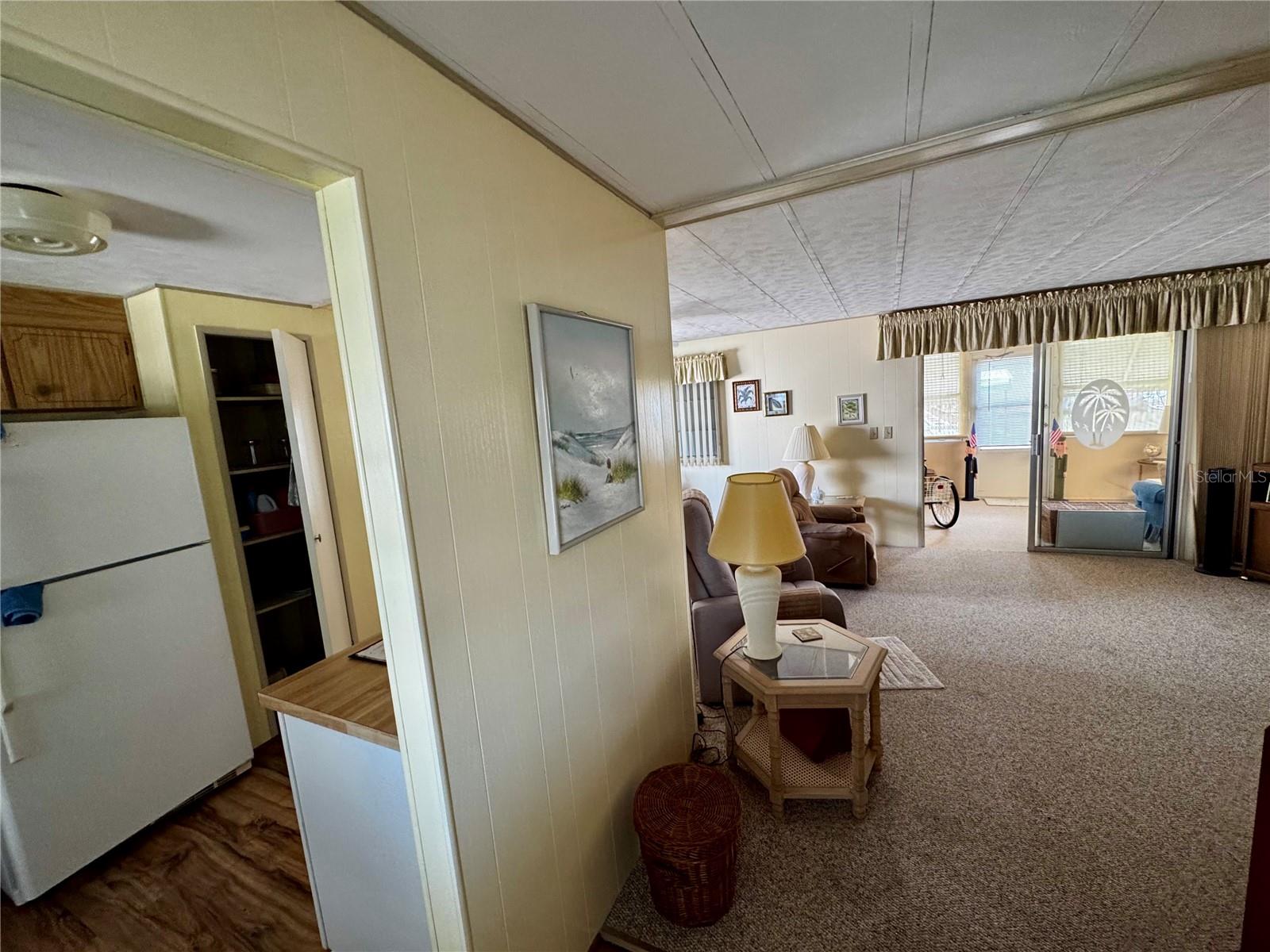 Image 11 of 49 For 5619 Bayshore Road 203