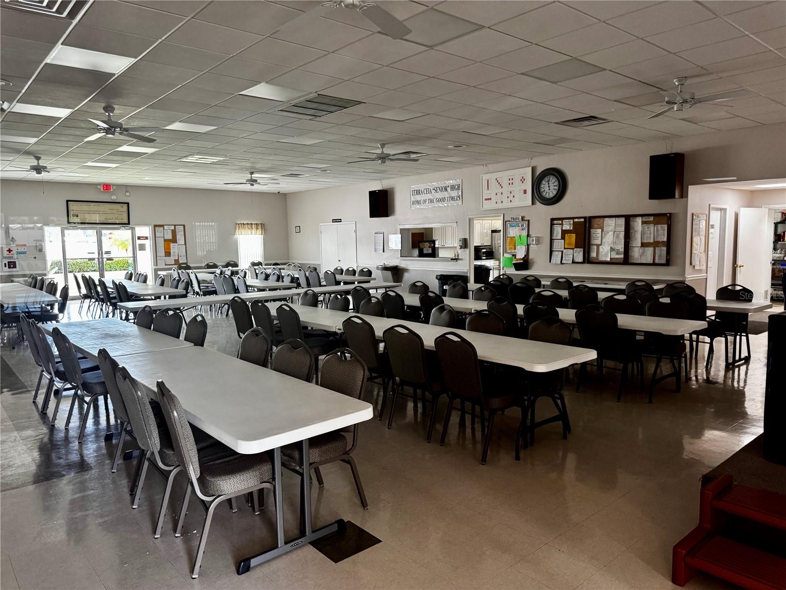 Image 31 of 49 For 5619 Bayshore Road 203