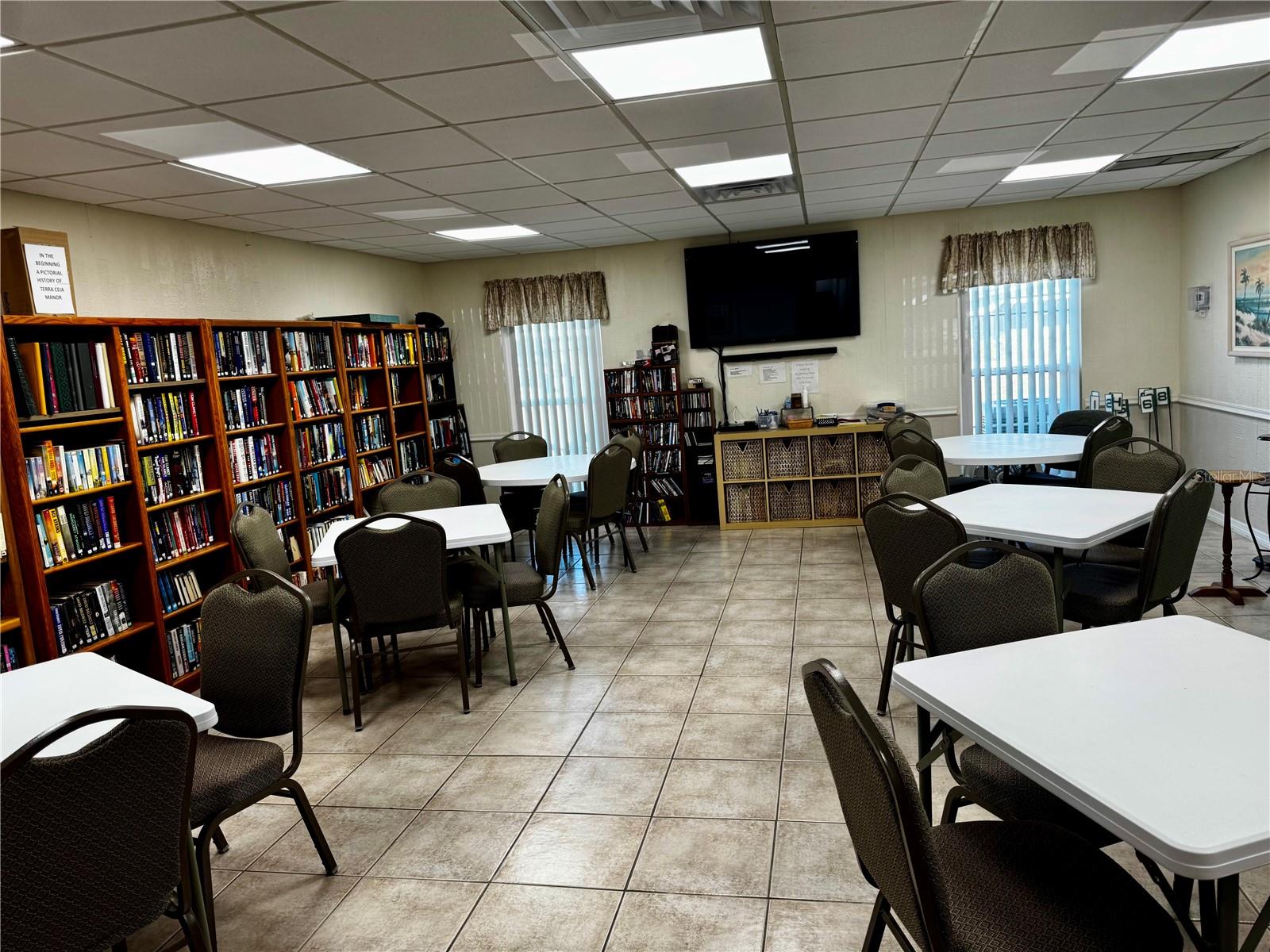 Image 33 of 49 For 5619 Bayshore Road 203