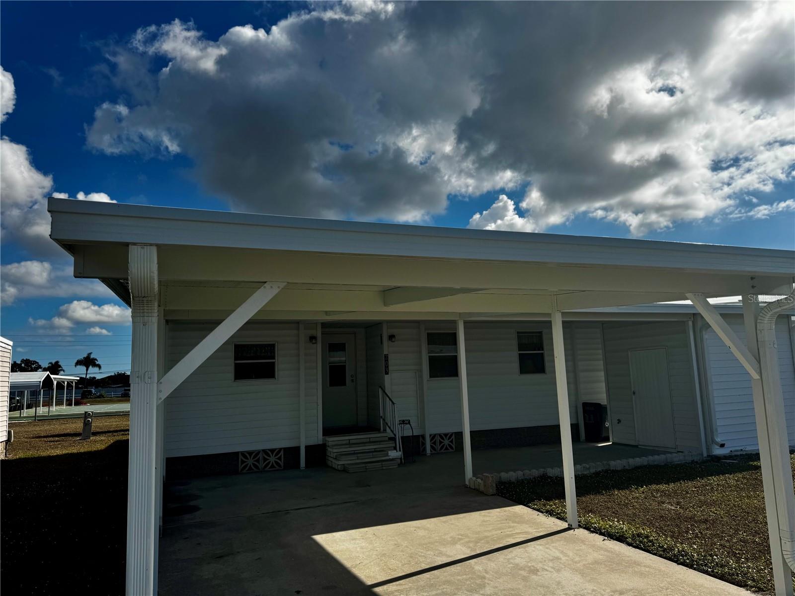 Image 46 of 49 For 5619 Bayshore Road 203