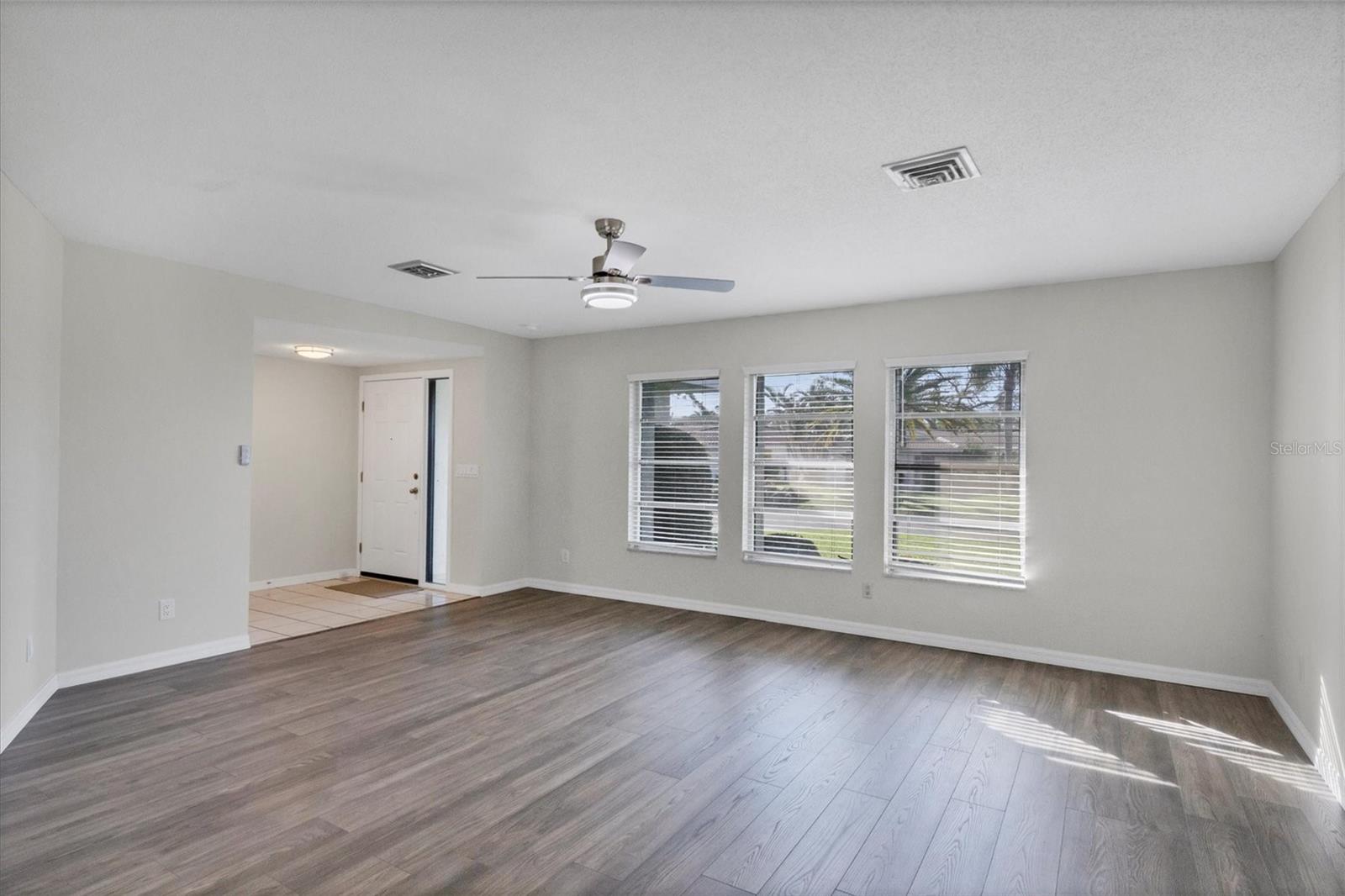 Image 5 of 27 For 213 Giotto Drive