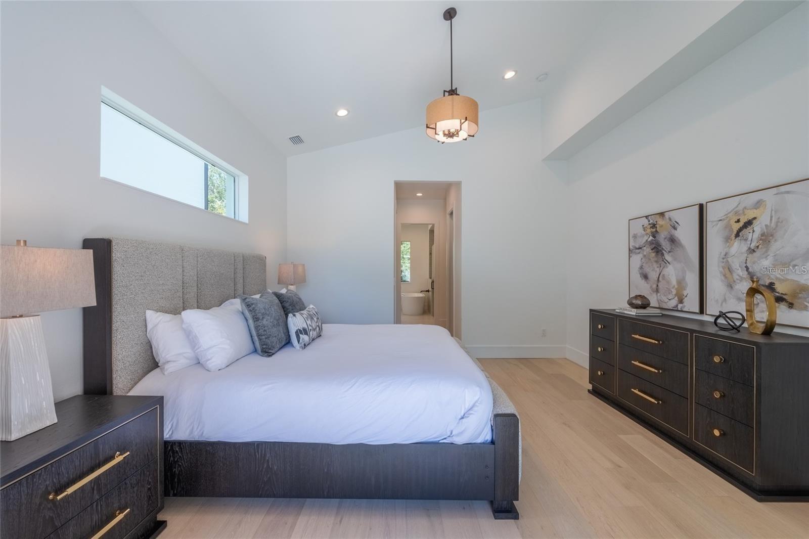 Image 18 of 70 For 2446 Floyd Street