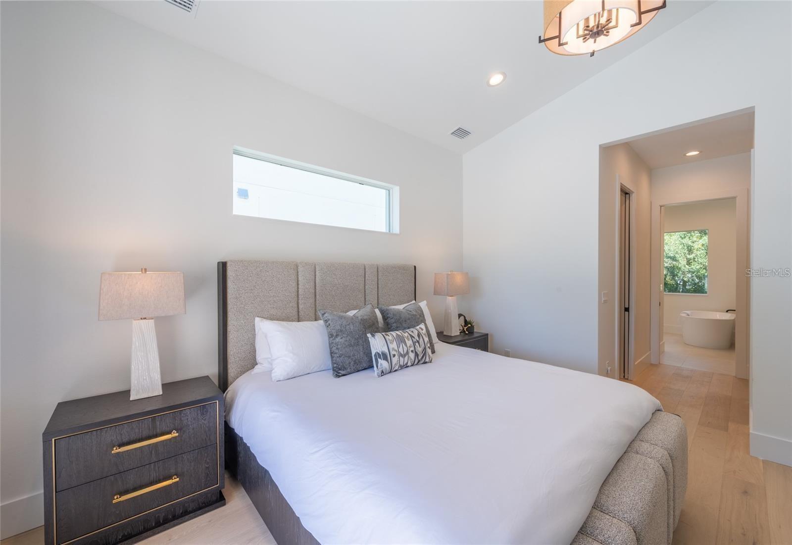 Image 19 of 70 For 2446 Floyd Street