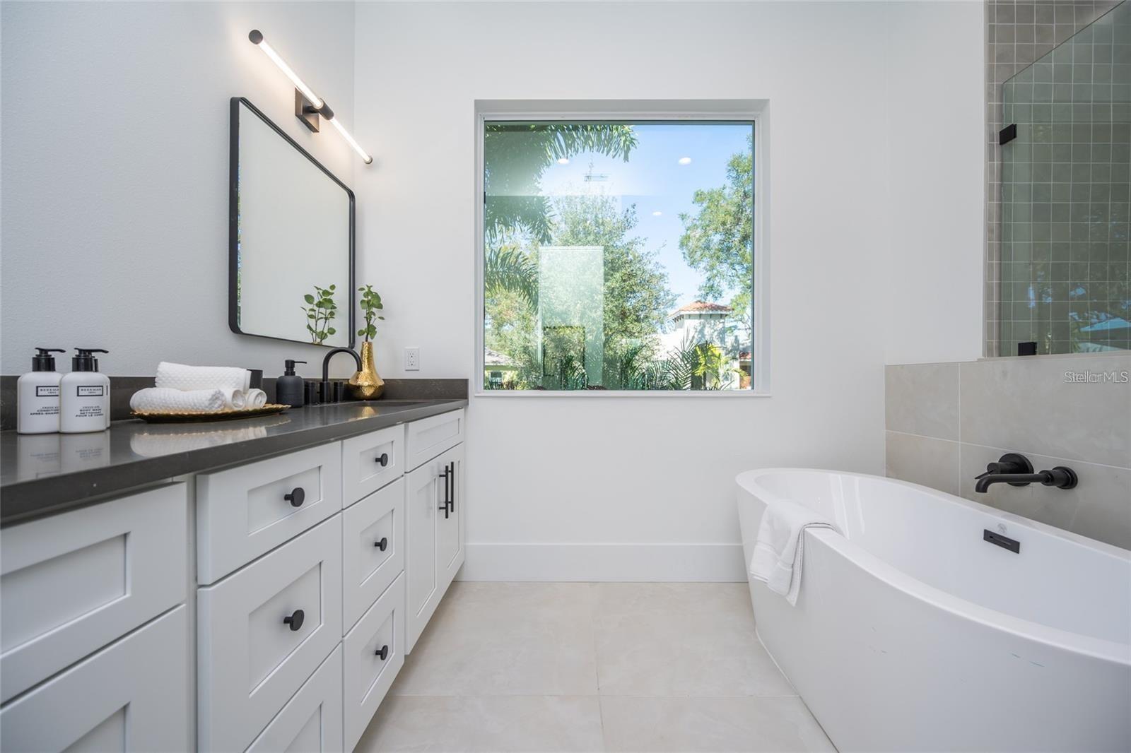 Image 26 of 70 For 2446 Floyd Street