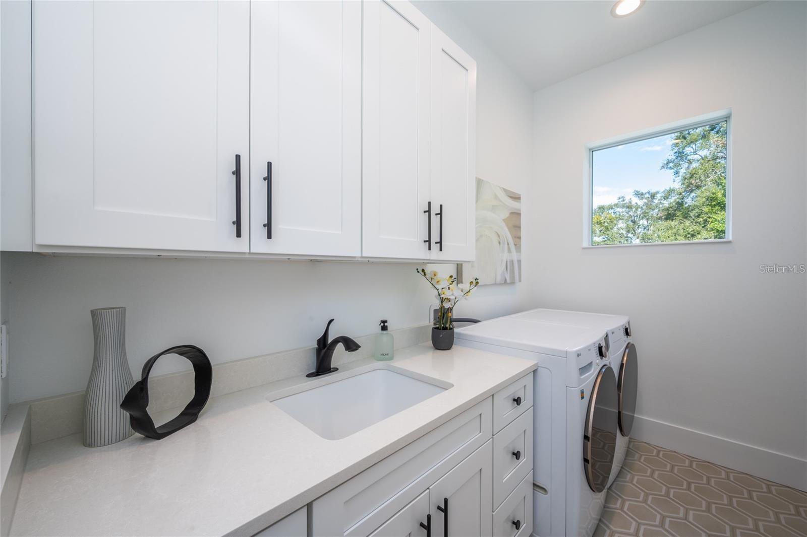 Image 35 of 70 For 2446 Floyd Street