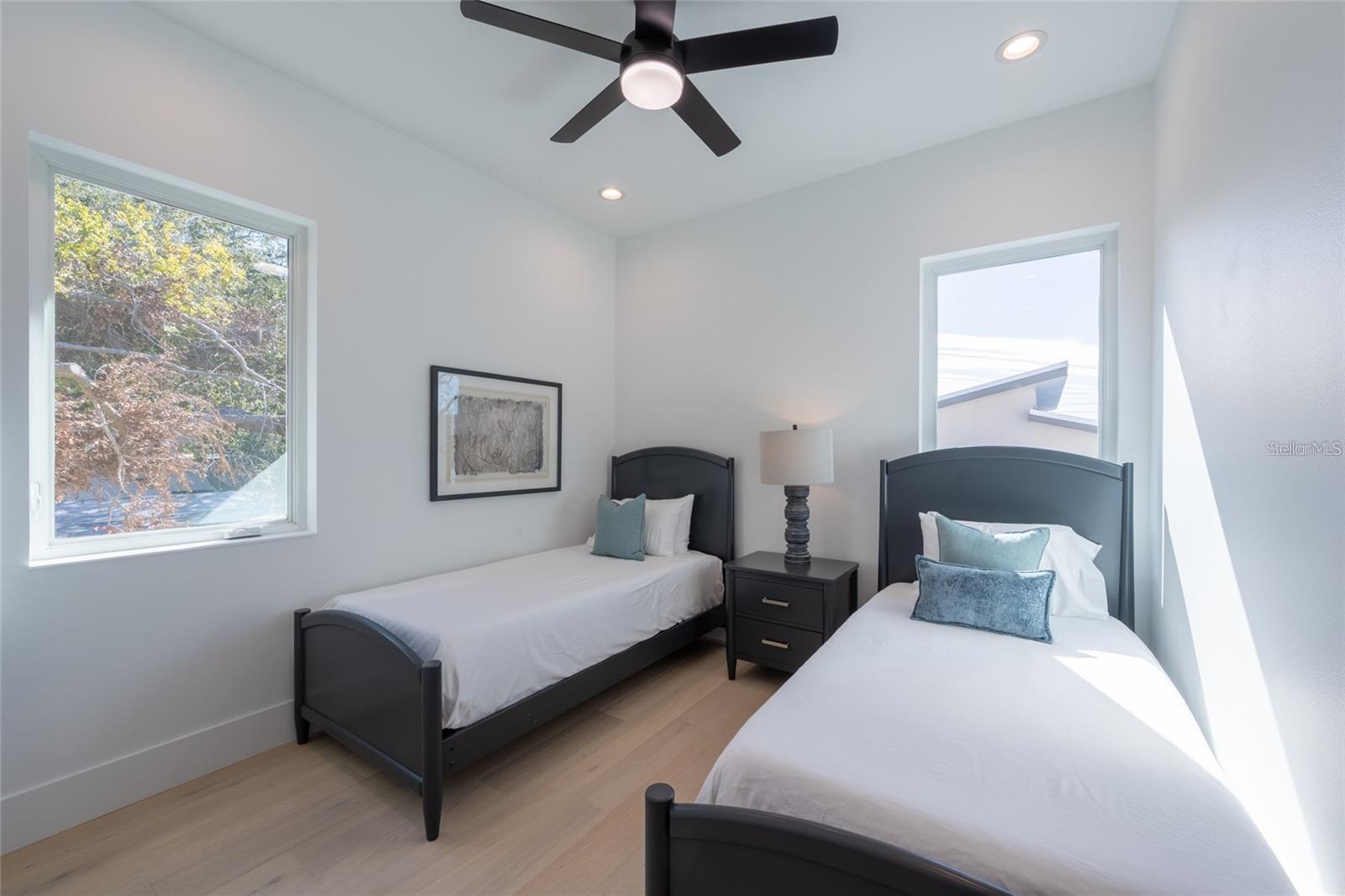 Image 36 of 70 For 2446 Floyd Street