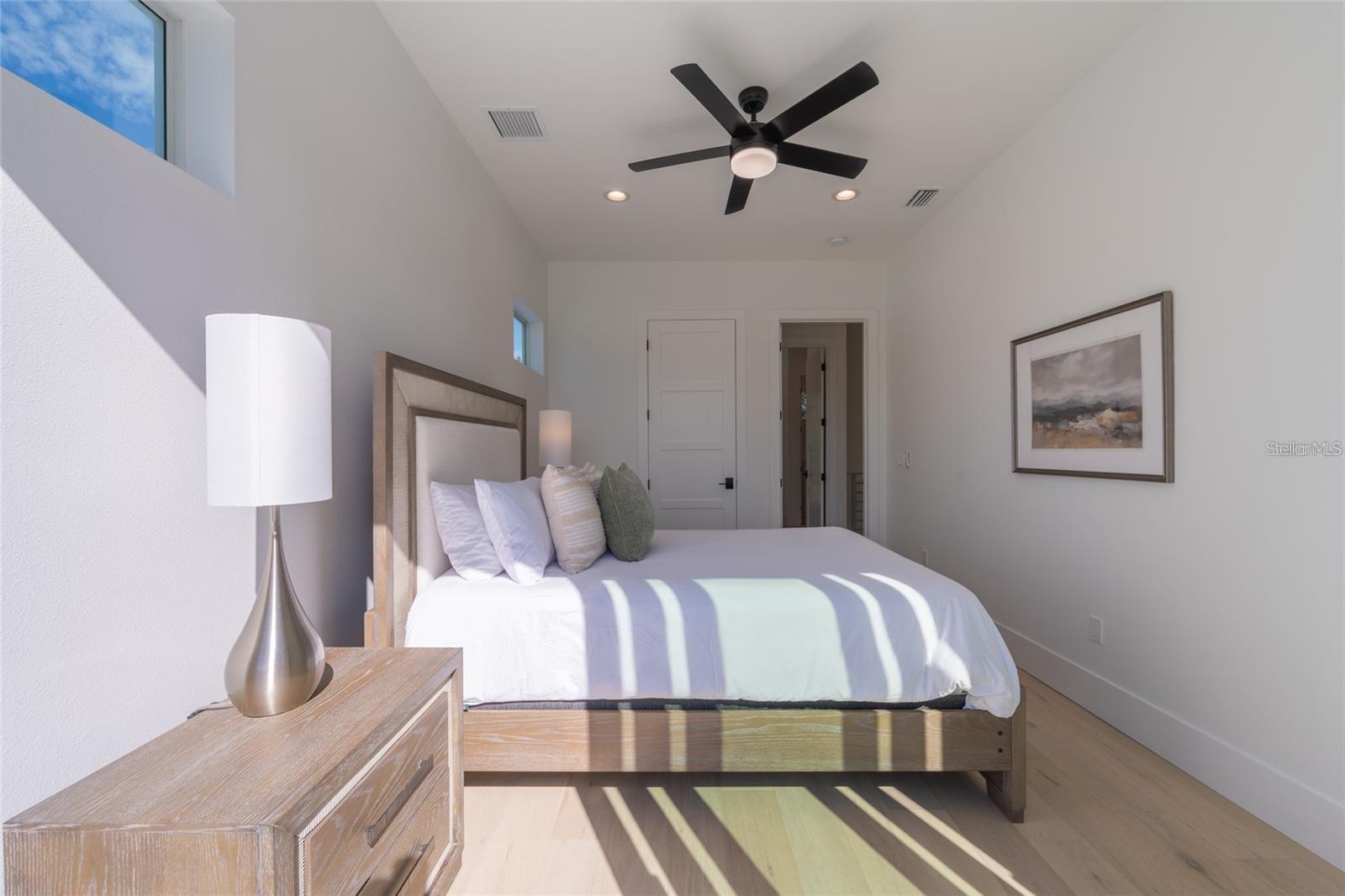 Image 46 of 70 For 2446 Floyd Street