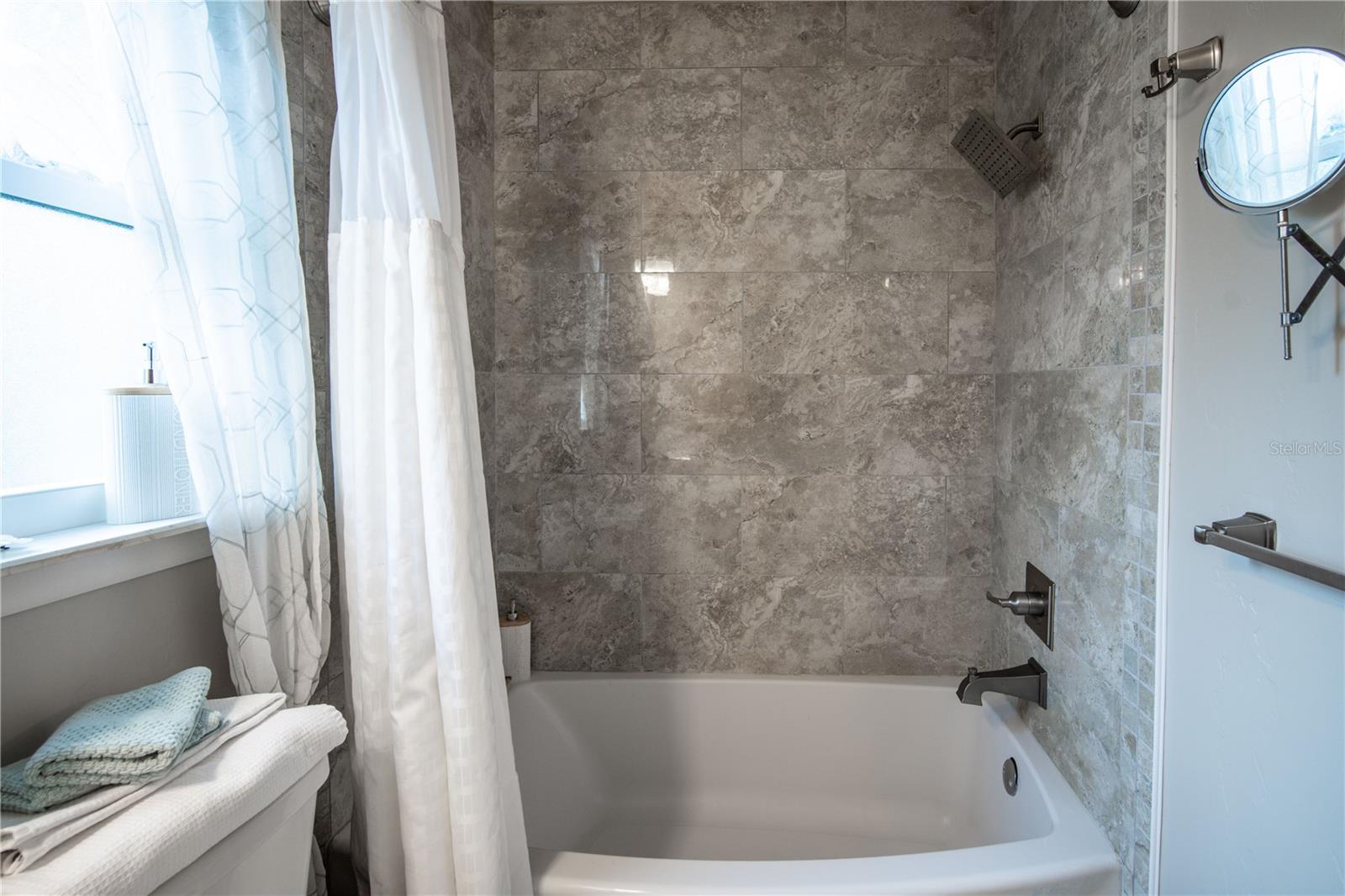 Image 21 of 30 For 512 Shamrock Blvd