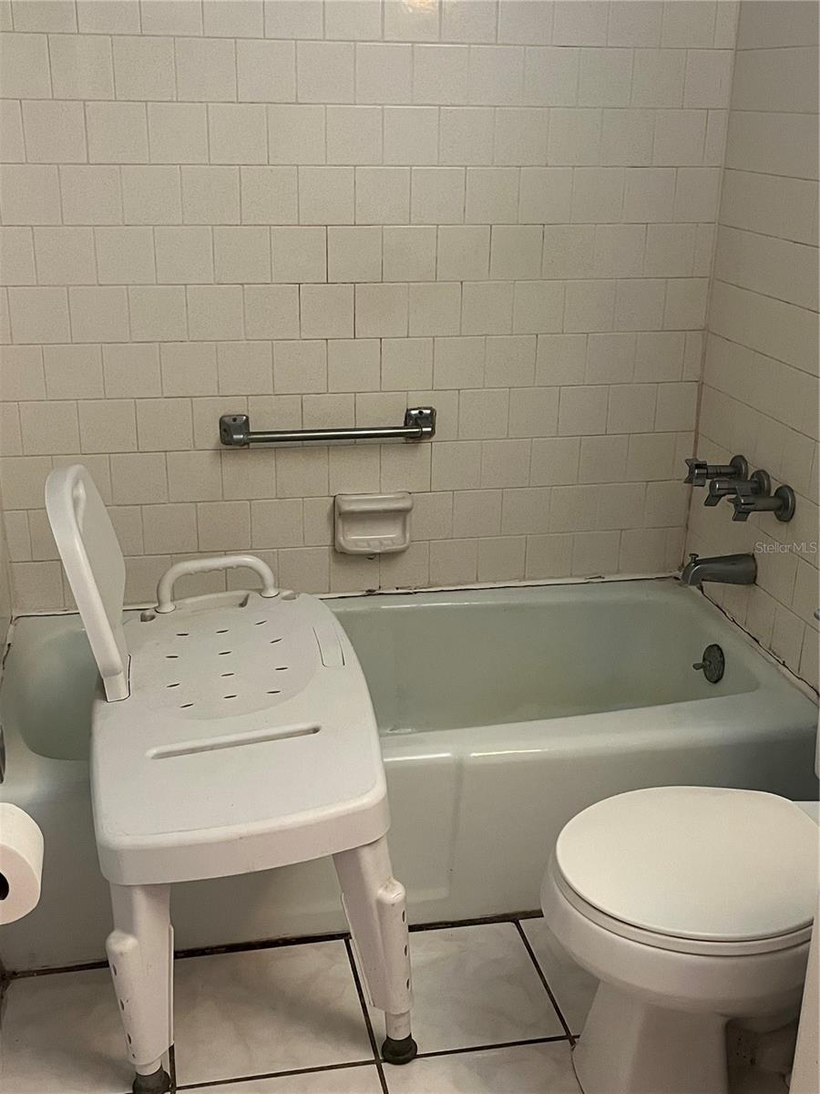 Image 6 of 9 For 1863 Restful Drive L24