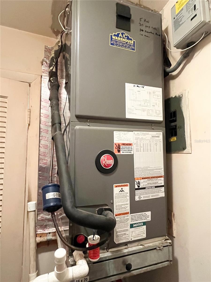 Image 7 of 9 For 1863 Restful Drive L24